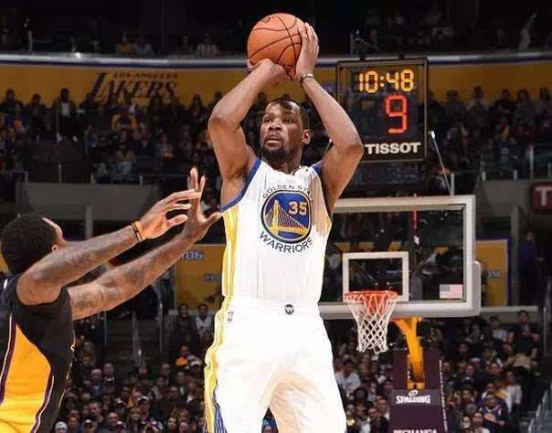 响了更衣室 响了更衣室